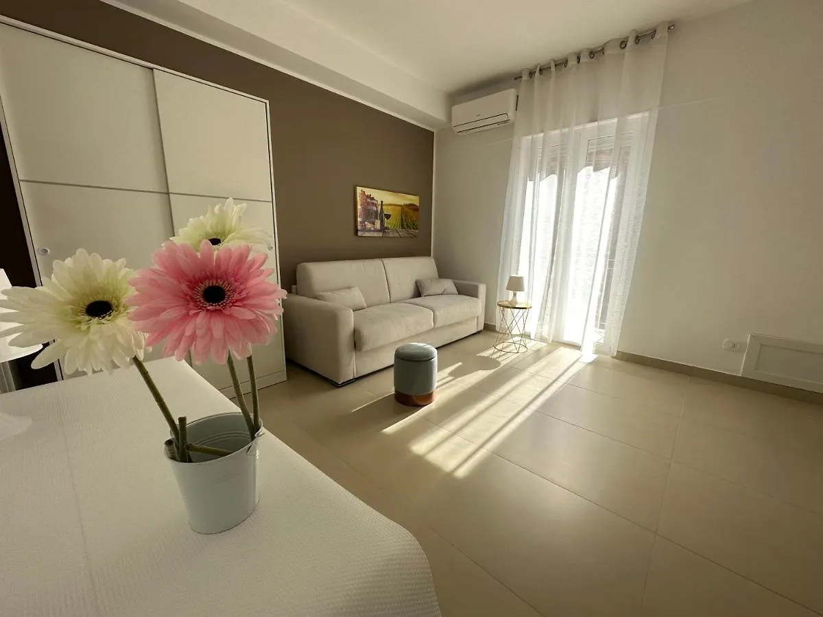 Four Rooms Naxos Giardini Naxos