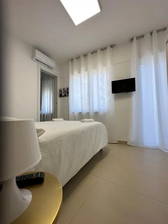 Four Rooms Naxos Giardini Naxos 0*,  Italy