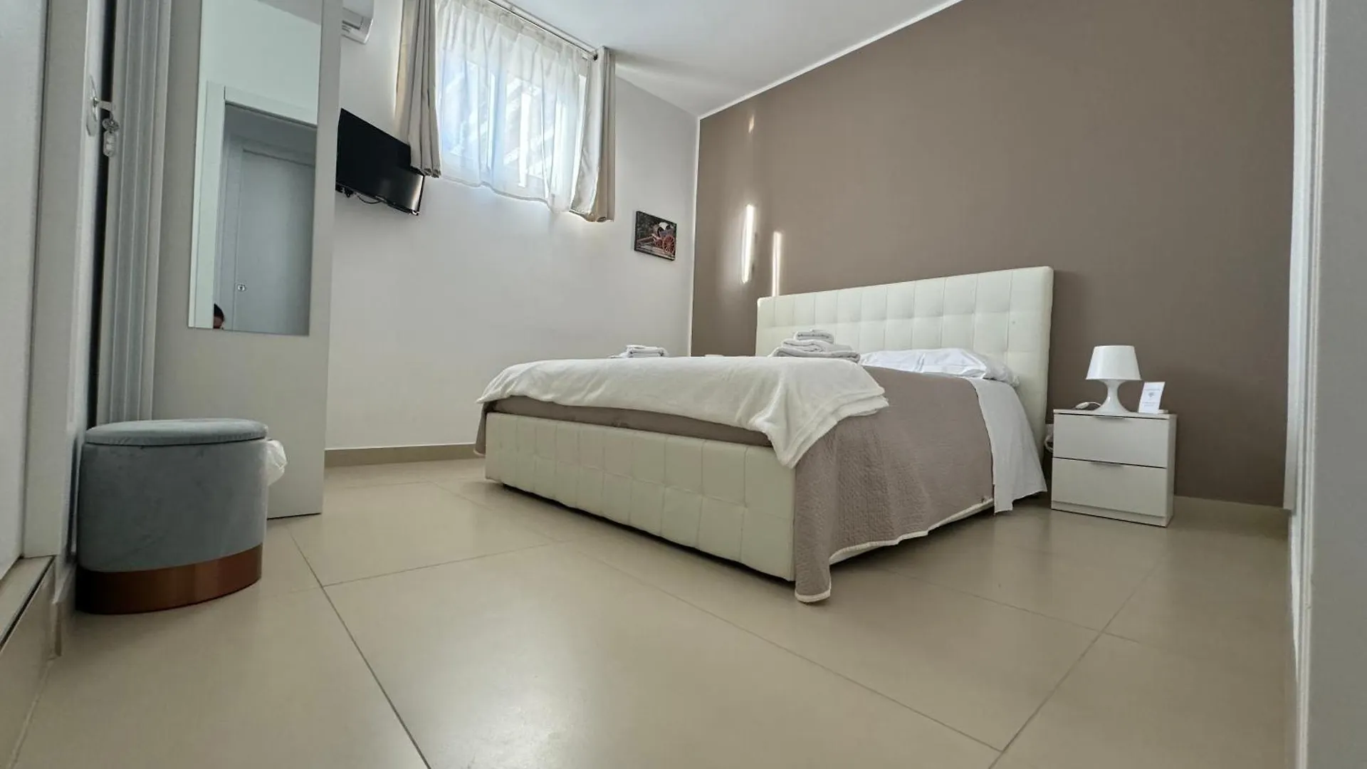 Four Rooms Naxos Giardini Naxos